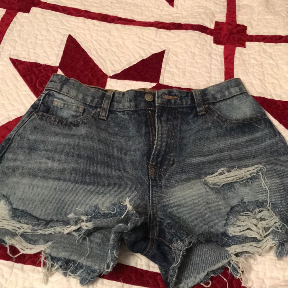 Mid rise denim jean shorts 💙